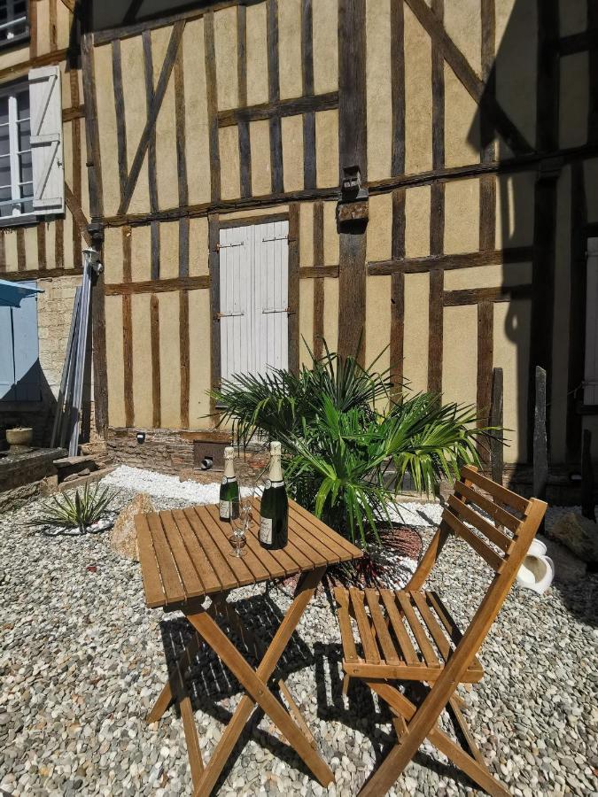 Appartamento Le Papillon de la Cathédrale - Calme - Jardin - Wifi Troyes Esterno foto