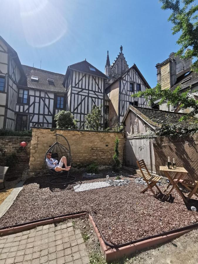 Appartamento Le Papillon de la Cathédrale - Calme - Jardin - Wifi Troyes Esterno foto
