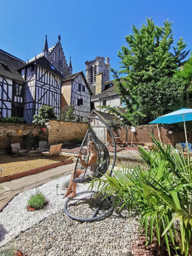 Appartamento Le Papillon de la Cathédrale - Calme - Jardin - Wifi Troyes Esterno foto