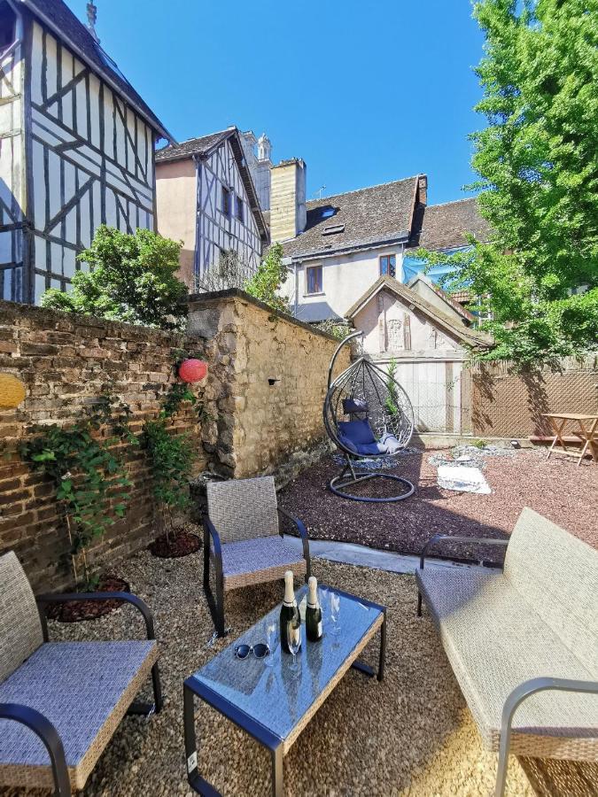 Appartamento Le Papillon de la Cathédrale - Calme - Jardin - Wifi Troyes Esterno foto